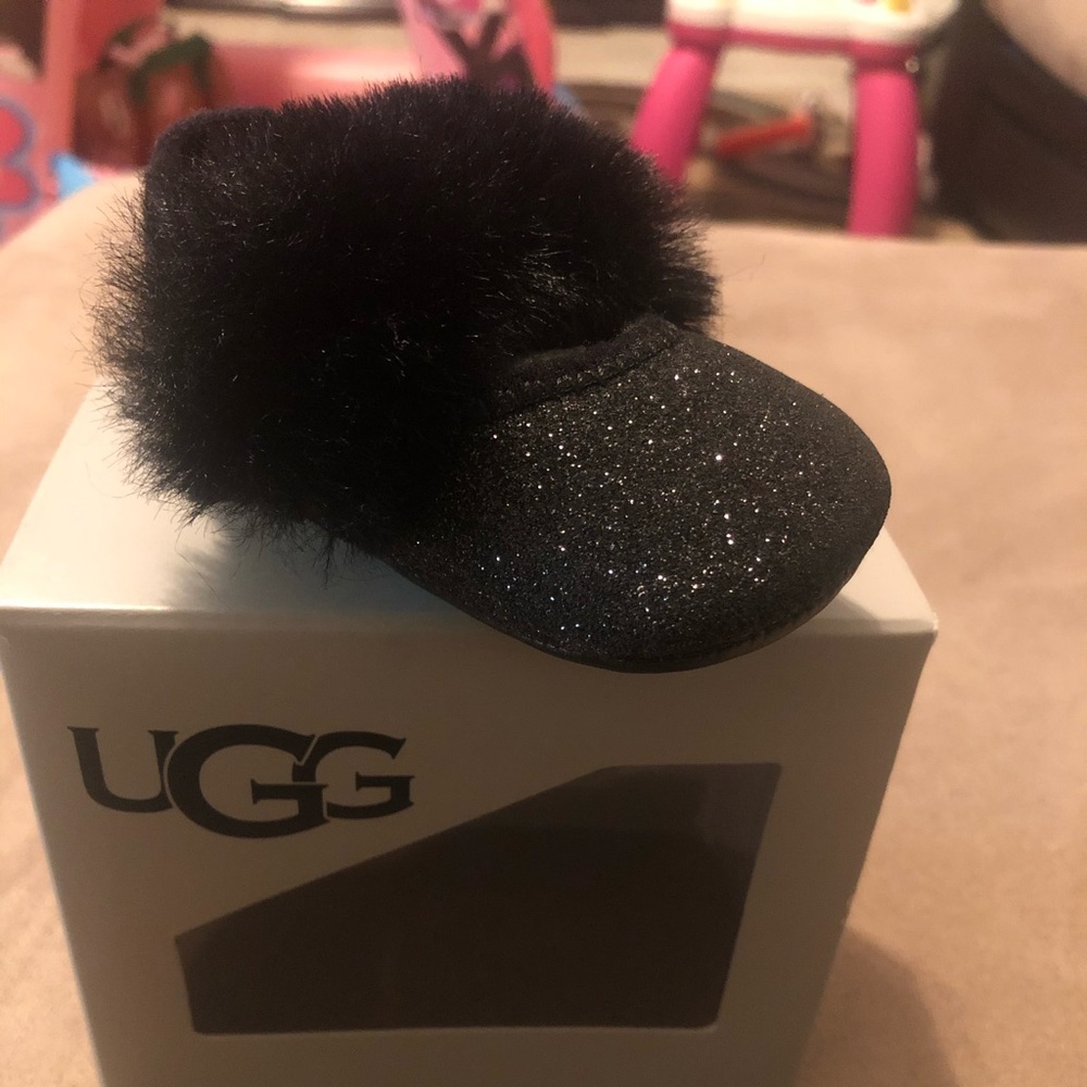 Uggs - image 1